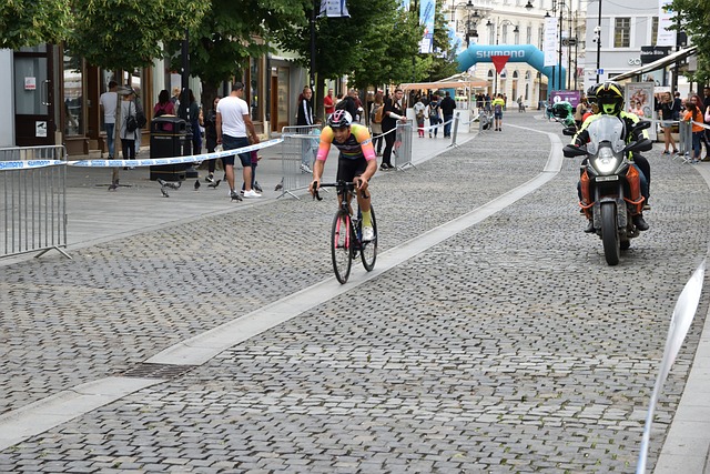 他实现了得 他实现了得